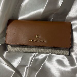 Michael kors wallet